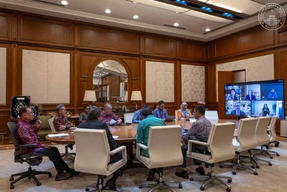 Sidang video Anwar bersama Ruth turut disertai beberapa Menteri Kabinet.