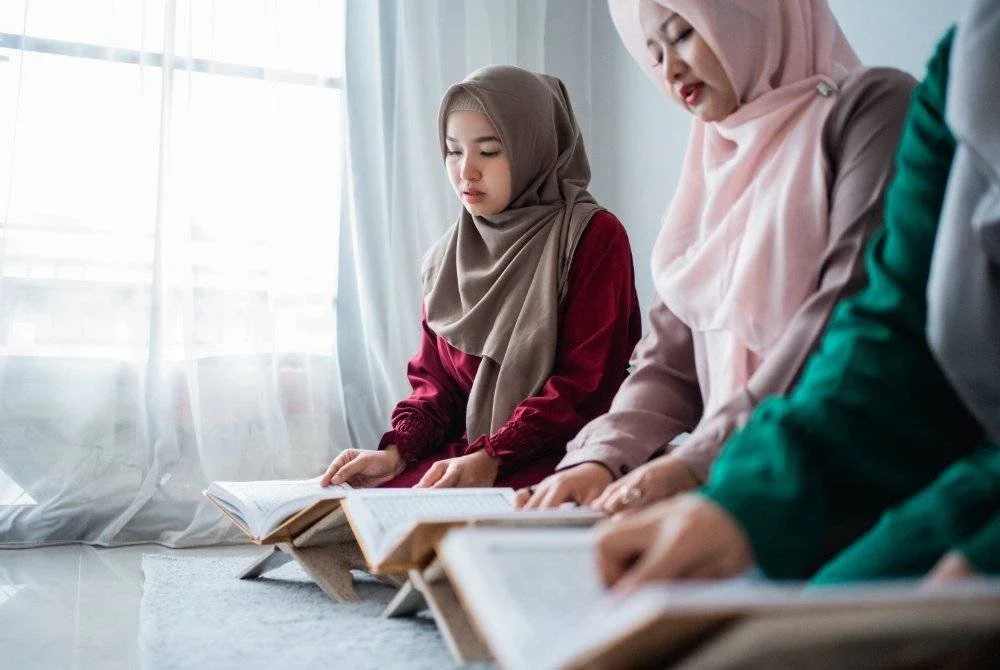 AMALAN bertadarus merupakan sunnah Nabi Muhammad SAW pada bulan Ramadan. Foto Canva