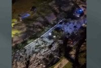 Video tular memaparkan sebuah kereta dikejar MPV polis di Jalan Taman Bukit Indah, Ampang Jaya pada Khamis.