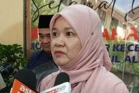 Fadhlina pada sidang akhbar Program Jaulah Ramadan Menteri Pendidikan di Sekolah Menengah Kebangsaan Agama (SMKA) Maahad, Muar.