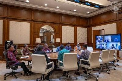 Sidang video Anwar bersama Ruth turut disertai beberapa Menteri Kabinet.