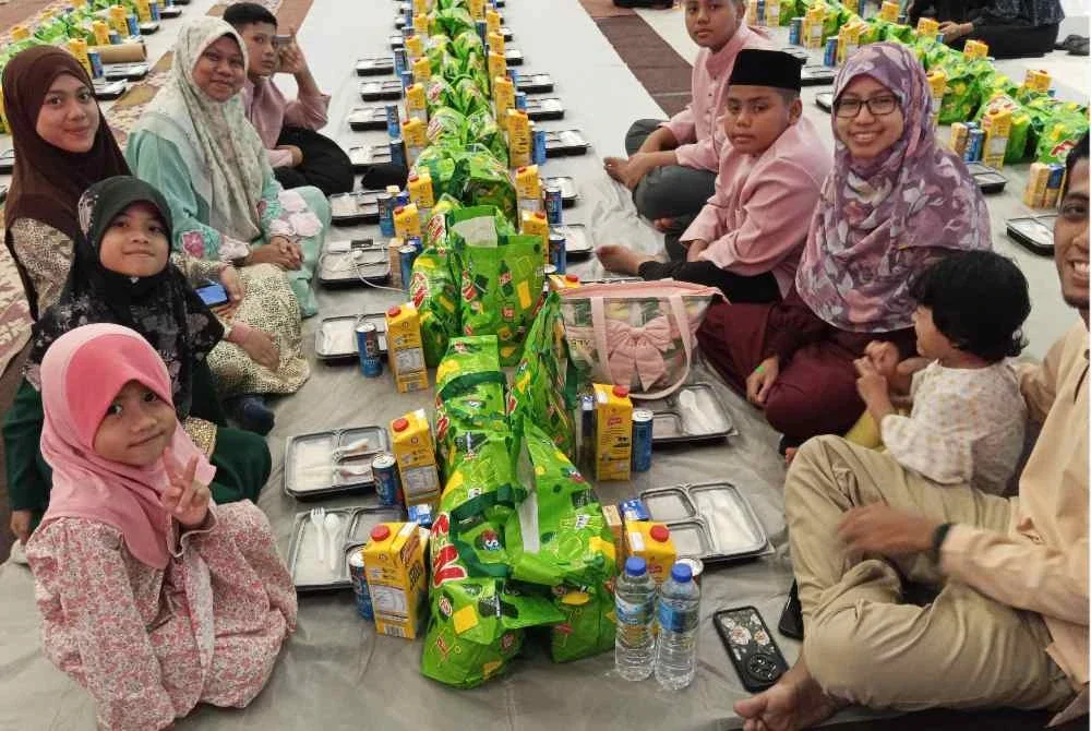 Antara pengunjung hadir memeriahkan Jelajah Iftar Sinar Mydin 2026 di Mydin Mutiara Rini, Iskandar Puteri.