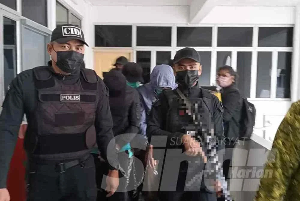 Tiga jurulatih Pasukan Latihan Pegawai (Palapes), Universiti Teknologi Malaysia (UTM) didakwa di Mahkamah Sesyen Kota Tinggi pada Jumaat.