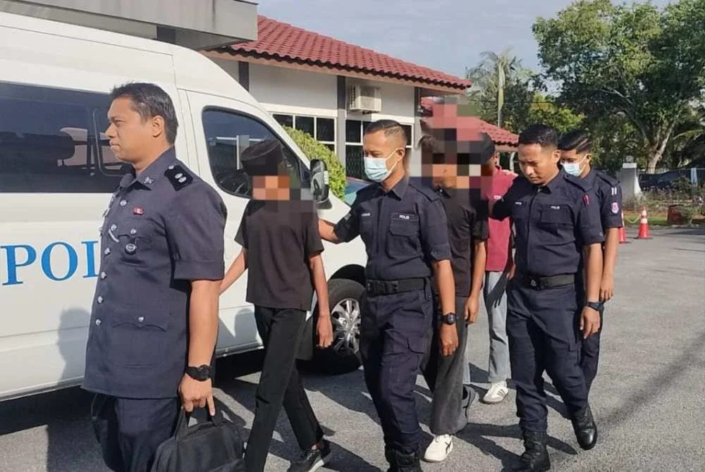 Tiga remaja lelaki didakwa di Mahkamah Majistret Parit Buntar pada Jumaat atas pertuduhan merogol seorang remaja perempuan berusia 14 tahun awal Februari lalu.