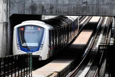 Kos projek LRT3 yang kini meningkat semula dan tarikh siap dianjak ke 2026, mencetuskan persoalan tentang konsistensi dasar infrastruktur negara. - Gambar hiasan