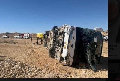 Lokasi kemalangan jalan raya pada 26 Februari 2026 membabitkan sebuah bas yang membawa anggota tentera Israel (IDF) dan mengakibatkan 17 orang cedera.-Agensi