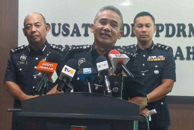 Adzli pada sidang akhbar di Ibu Pejabat Polis Kontinjen Kedah pada Jumaat.