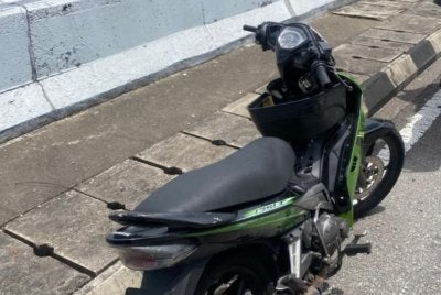 Motosikal yang ditunggang mangsa. 