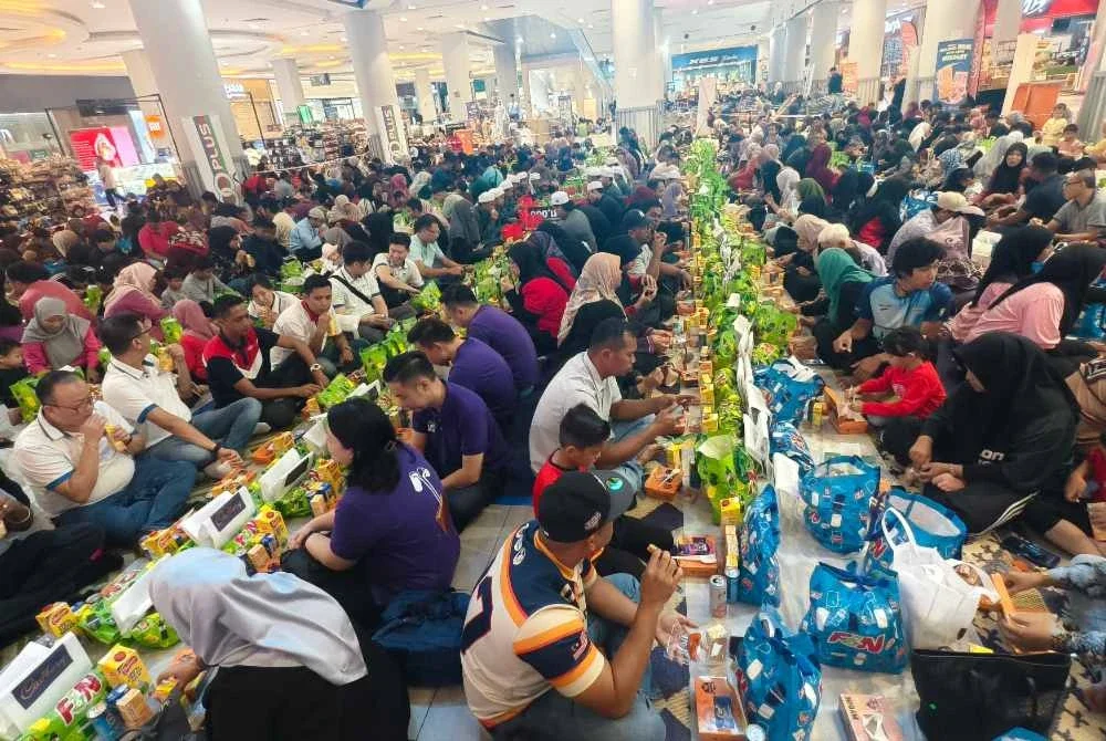 Hampir 1,000 penyertaaan di Iftar Sinar Mydin 2026 di Mydin Seremban 2.