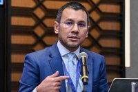 Ahmad Zulqarnain bercakap ketika sidang media pengumuman kadar dividen KWSP 2025 di Menara KWSP, pada Sabtu. Foto Bernama