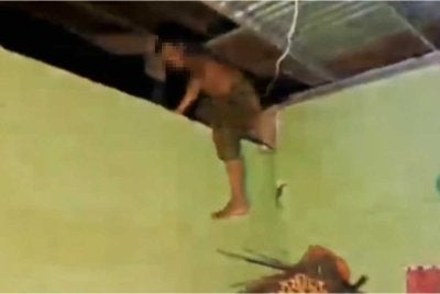 Lelaki itu akhirnya berjaya diberkas meskipun cuba bersembunyi. Foto Agensi