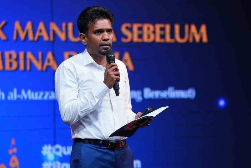 Mohammad Faisal ketika berucap pada Majlis taklimat sinergi media sempena World #QuranHour 2026 yang berlangsung di Studio My #QuranTime, Karangkraf pada Rabu. Foto Mohd Halim Abdul Wahid