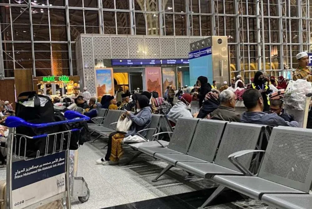 Rakyat Malaysia kongsi keadaan yang terkandas di Madinah berikutan penerbangan dibatalkan.