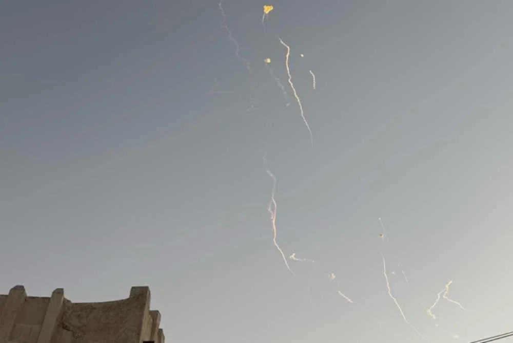 Peluru berpandu yang dilancarkan oleh Iran berjaya dipintas dan dimusnahkan oleh sistem pertahanan di ruang udara Doha, Qatar. Foto Agensi