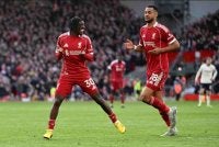 Gakpo (kanan) turut meledak gol dalam kemenangan besar ke atas West Ham United.