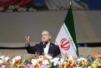 Pezeshkian berkata darah pemimpin tertinggi itu menjadi pemangkin untuk menentang apa yang digambarkan sebagai kezaliman Amerika–Zionis di rantau berkenaan.