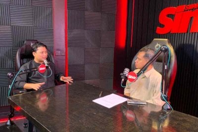 Tamim Dahri (kiri) ketika Podcast Terus Terang Sinar Harian.