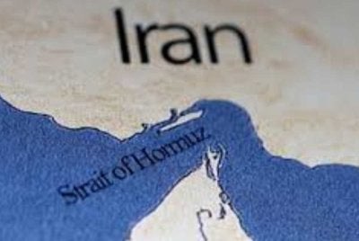 Peta menunjukkan Selat Hormuz dan Iran, dilihat dalam ilustrasi yang diambil pada 22 Jun 2025. Foto Reuters