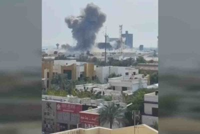 Sebuah keluarga berdepan detik mencemaskan melihat letupan ketika serangan melanda kawasan kediamannya di Juffair, Bahrain, pada Sabtu. Foto threads.com/@haruko229