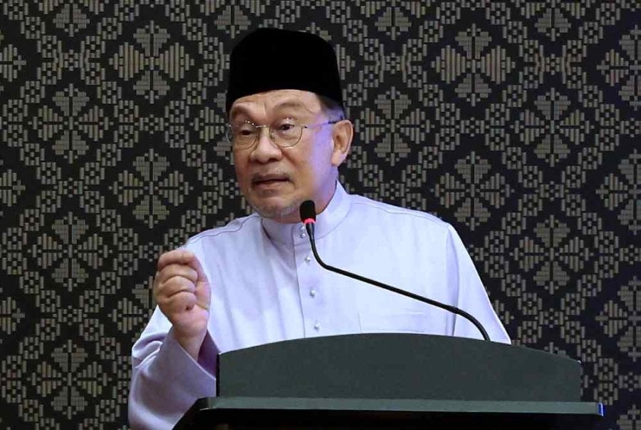 Anwar. Foto: Bernama 