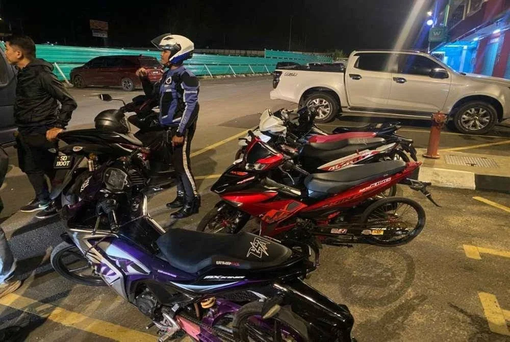 Pasukan polis melaksanakan Ops Bersepadu susulan maklumat awam berkaitan penganjuran aktiviti lumba lari yang tidak mendapat kebenaran pihak berkuasa.