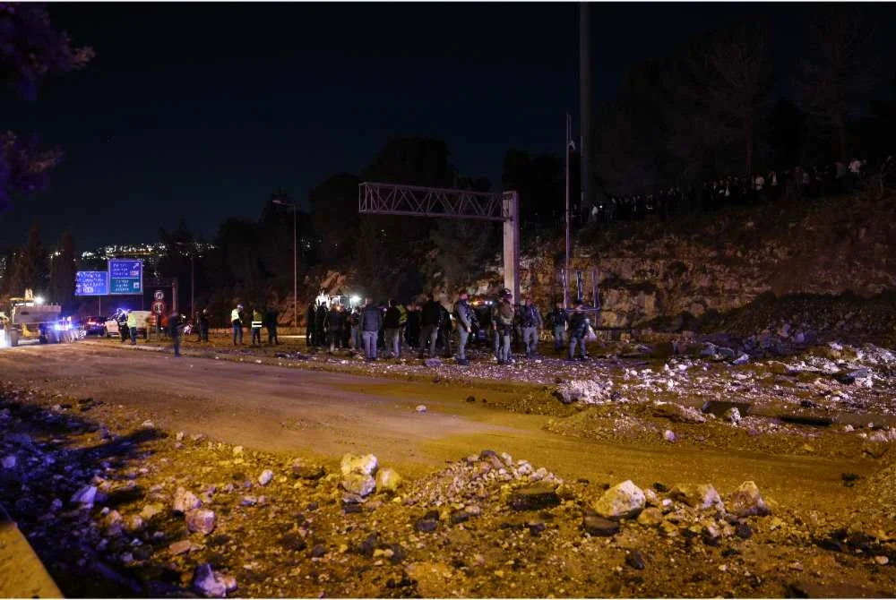 7 cedera di Baitulmaqdis susulan bedilan peluru berpandu Iran 7 cedera di Baitulmaqdis susulan bedilan peluru berpandu Iran