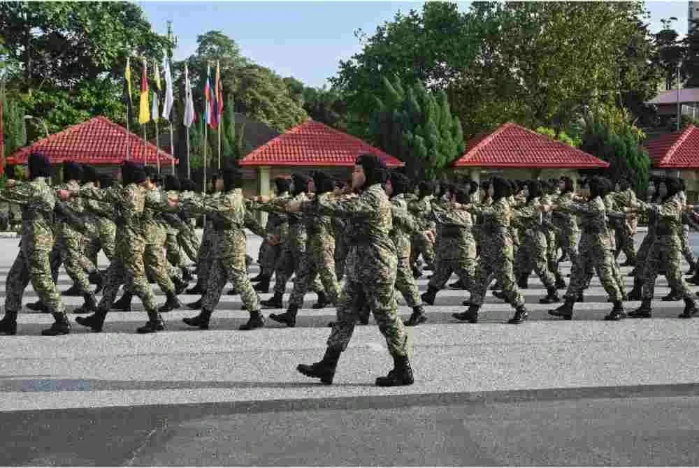 Para pelatih PLKN 3.0 ketika Majlis Perbarisan Tamat Latihan Siri Satu Tahun 2026 yang berlangsung di Kem 515 Kementah pada Isnin. Foto Bernama