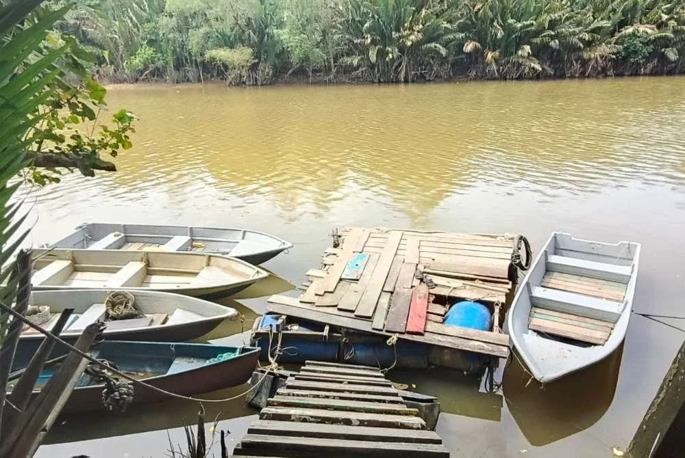 Jeti di Sungai Belat di Kampung Belukar lokasi mangsa bersama abang menguruskan khidmat sewaan bot memancing
