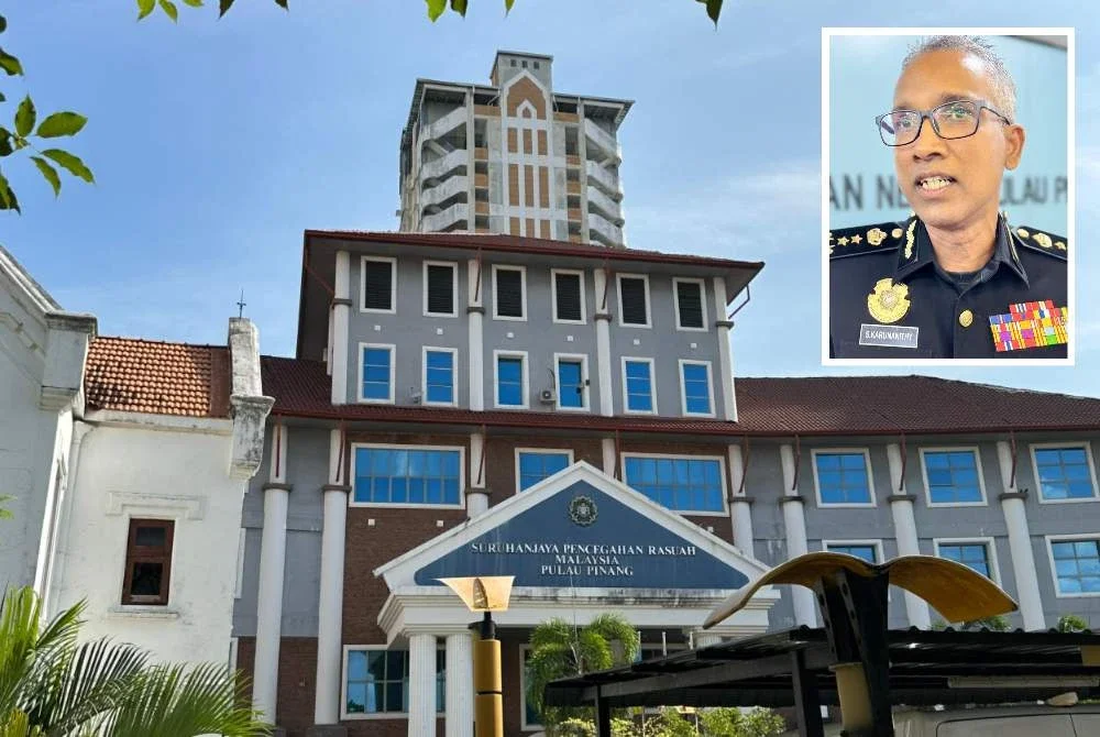 Seramai 63 individu dipanggil SPRM Pulau Pinang untuk membantu siasatan dakwaan salah guna kuasa melibatkan seorang pegawai kanan kerajaan negeri dalam urusan pembelian tanah dan penyalahgunaan dana zakat. Gambar kecil: Karunanithy