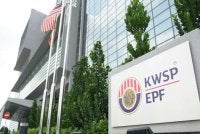 KWSP mengumumkan kadar dividen 6.15 peratus bagi kedua-dua skim iaitu Skim Simpanan Konvesional dan Skim Simpanan Shariah.