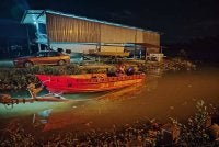 Operasi mencari dan menyelamat (SAR) telah diaktifkan bagi mencari mangsa yang dikhuatiri lemas selepas dikatakan terjatuh ke dalam Sungai Belat ketika menjaring ikan. Foto Bomba Pahang.