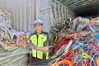 AKPS Pelabuhan Klang menahan lima kontena mengandungi sisa elektronik atau e-waste, wayar dan kabel elektrik dalam pemeriksaan di Pelabuhan Klang Utara, pada Isnin.