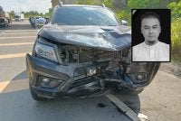 Pacuan empat roda yang melanggar mangsa yang sedang berehat di atas motosikalnya di tepi Jalan Lahad Datu Bypass, Flyover Batu 6, Lahad Datu. Gambar kecil: Hapipie