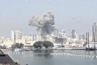 Imej UGC yang disiarkan di media sosial pada 28 Februari 2026 dan disahkan oleh pasukan AFPTV di Paris, menunjukkan detik serangan Iran ke atas pangkalan AS di Bahrain - Foto: AFP