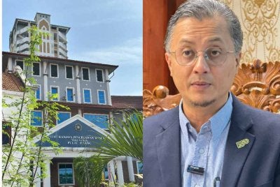 Mohamad tiba di Ibupejabat SPRM Pulau Pinang pada pagi Isnin.