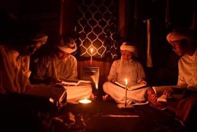 Antara pelajar Madrasah Addiniah Azzakiah yang tekun membaca al-Quran sepanjang bulan Ramadan dan meneruskan amalan tersebut pada bulan-bulan seterusnya.