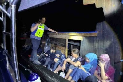 Cubaan PATI untuk pulang ke negara asal melalui jalan laut menggunakan khidmat sindiket hingga sanggup membayar RM2,000 ditumpaskan dalam serbuan di perairan Sabak Bernam, pada Isnin.