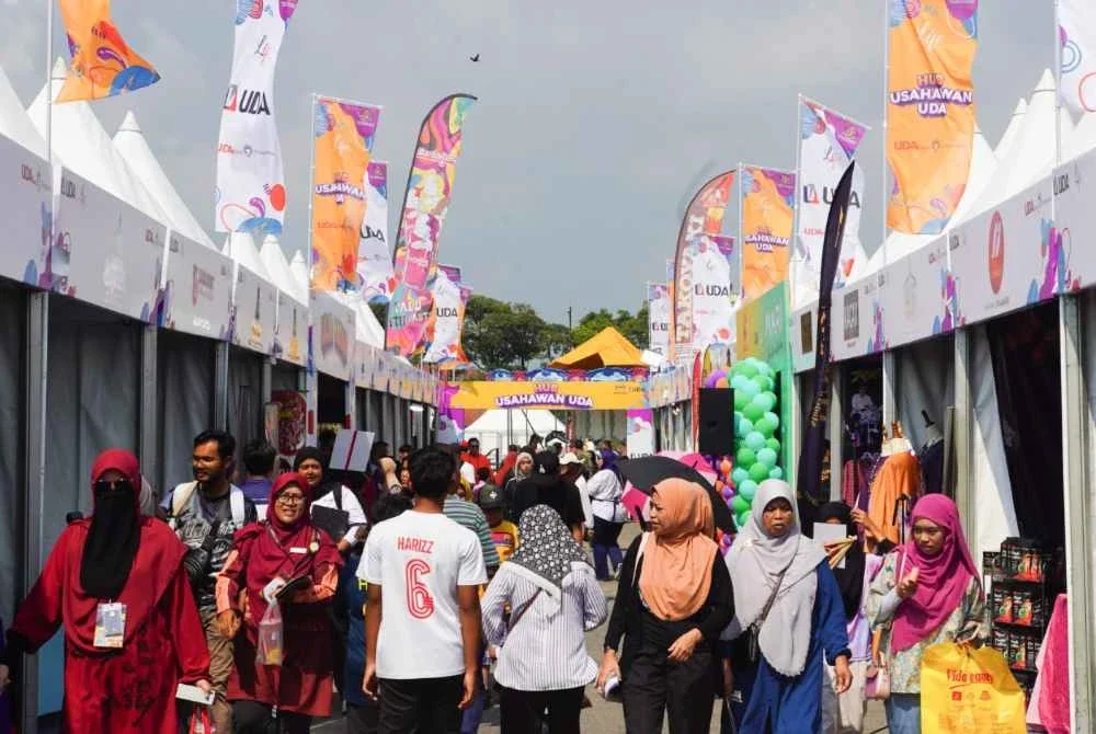 Selain menyediakan ruang niaga fizikal, UDA turut memberi penekanan kepada aspek penjenamaan,pematuhan asas perniagaan serta akses kepada platform jualan digital bagi memperkukuh daya saing usahawan dalam pasaran yang semakin kompetitif