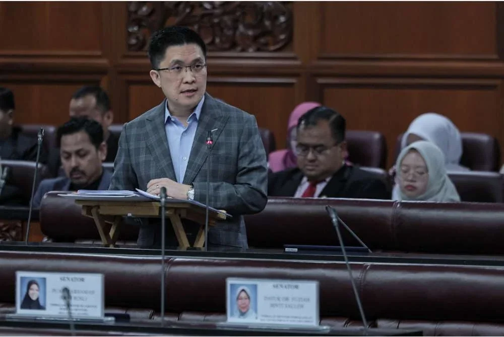 Kah Woh ketika sesi menggulung perbahasan Usul Menjunjung Kasih Titah Diraja Mesyuarat Pertama Penggal Kelima Majlis Parlimen Kelima Belas Dewan Negara di Parlimen. Foto Bernama