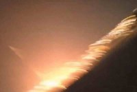 Rakaman memaparkan ketangkasan misil dipercayai jenis Fattah-2 yang berjaya mengelak pemintas roket. - Foto Agensi