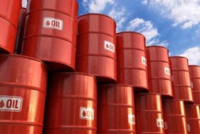 Gangguan berlanjutan sehingga sebulan boleh mendorong harga minyak mencecah AS$95-100. Gambar hiasan 