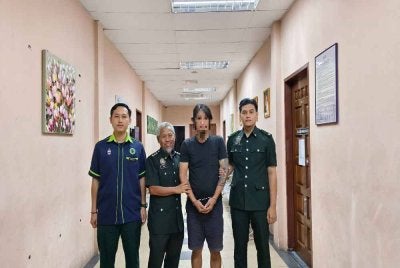 Tertuduh hadir ke Mahkamah Sesyen Tawau. 