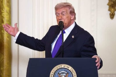 Jabatan Negara Amerika Syarikat mengarahkan kakitangan di perwakilan Amerika Syarikat (AS) di Kuwait, Iraq, UAE, Qatar, Bahrain dan Jordan supaya meninggalkan negara mereka bertugas dengan alasan "ancaman konflik bersenjata”. Foto Agensi