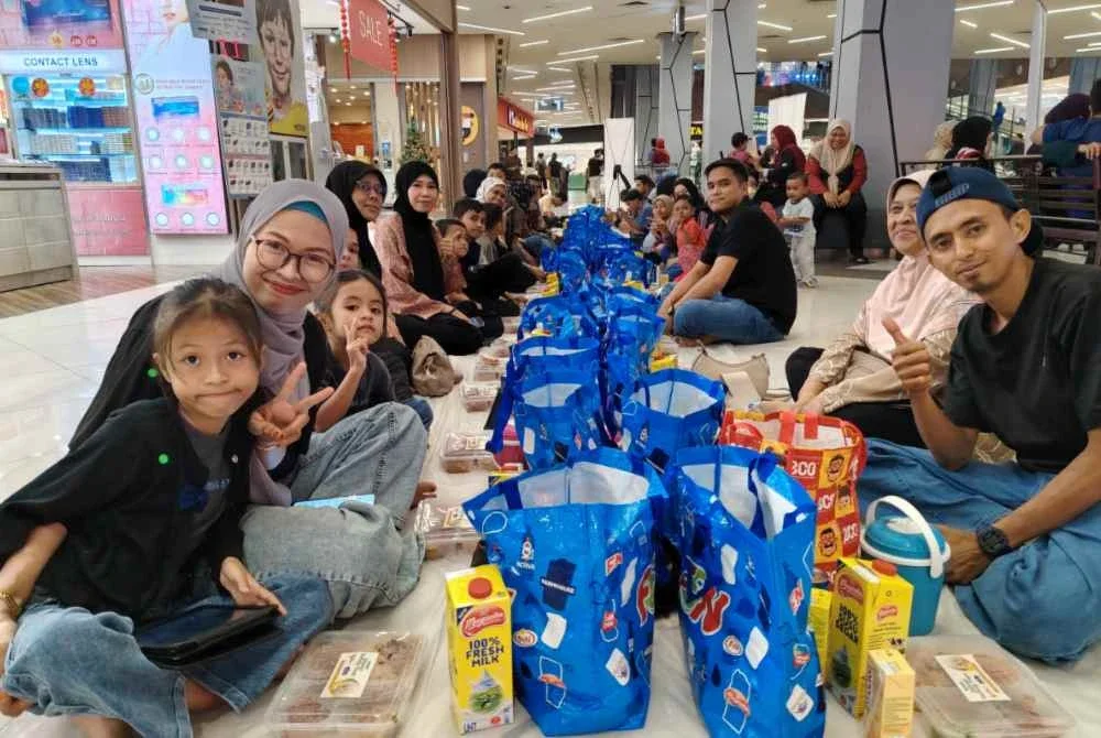 Antara pengunjung yang menyertai an program Jelajah Iftar Sinar Mydin 2026.