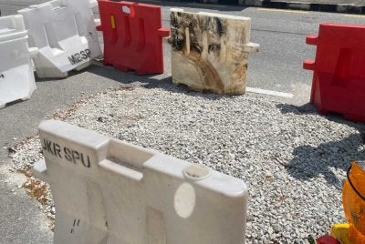 Lubang benam di Jalan Bagan Lalang yang berlaku pada 26 Februari lalu.