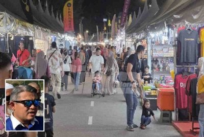 Keadaan bazar Aidilfitri Klebang pada malam Selasa. Gambar kecil: Rais