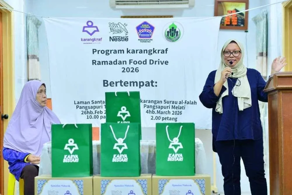 Firdaus menyampaikan ucapan pada majlis penyampaian sumbangan CSR 2026 Karangkraf x Nestle Ramadan Food Drive dan Inisiatif Satu Rumah Satu Quran Karya Bestari di Pangsapuri Melati pada Rabu.