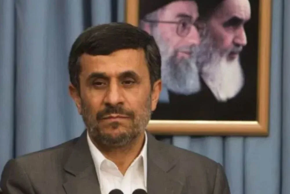 Mahmoud Ahmadinejad masih hidup Mahmoud Ahmadinejad masih hidup