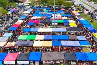 Tahun ini Merak Jalanan kagum kerana ramai peniaga bazar Ramadan mengekalkan harga jualan yang sama. - Gambar hiasan