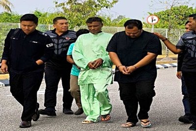 Dua lelaki etnik Rohingya bersama seorang lelaki tempatan dihadapkan ke Mahkamah Sesyen Kota Bharu pada Khamis. 